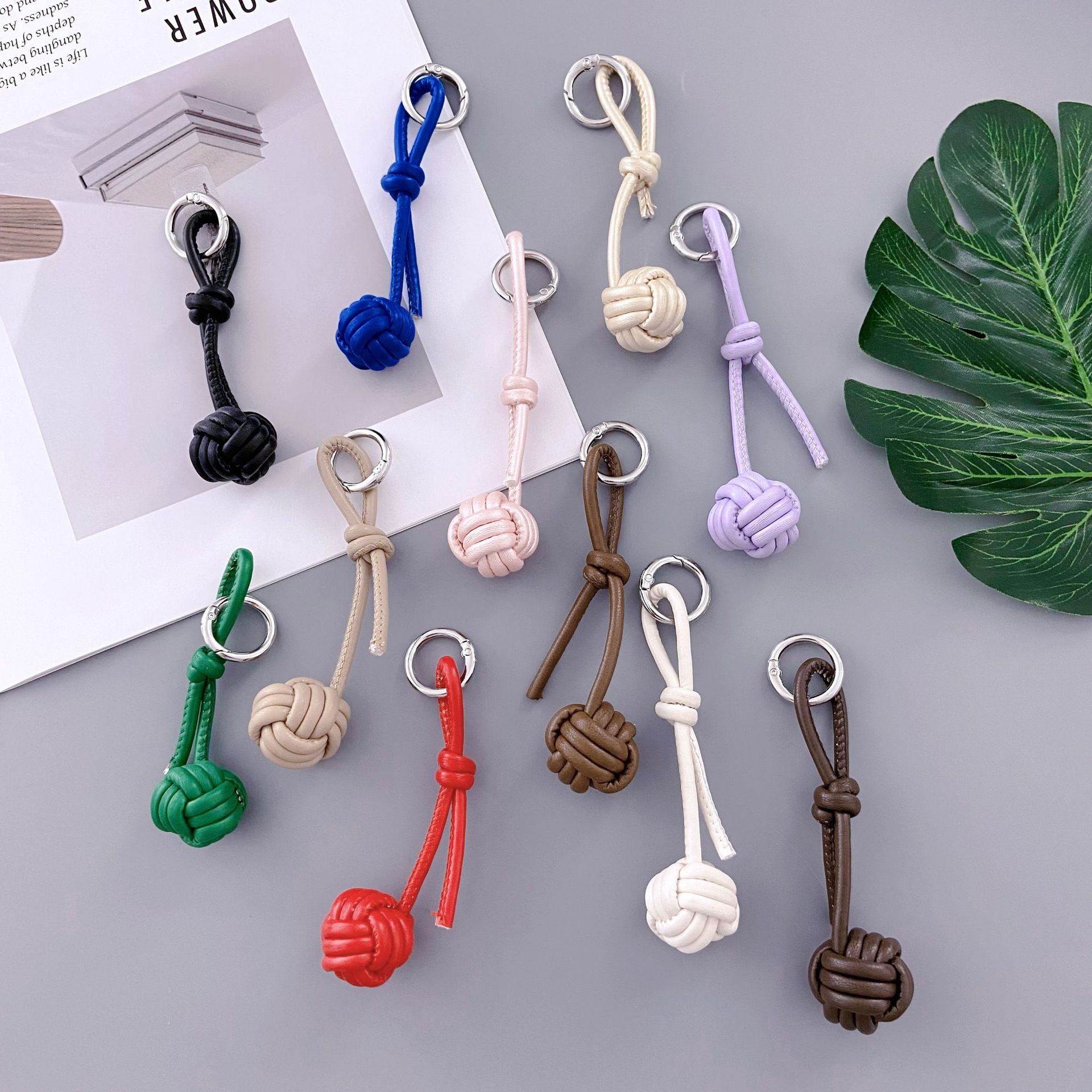 Pendentif de sac en cuir japon - Luxury Japanese Bags Brands avis et prix